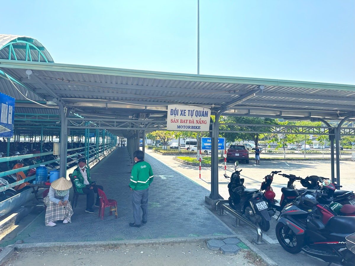 ダナン国際空港のGrabバイクの待機エリア