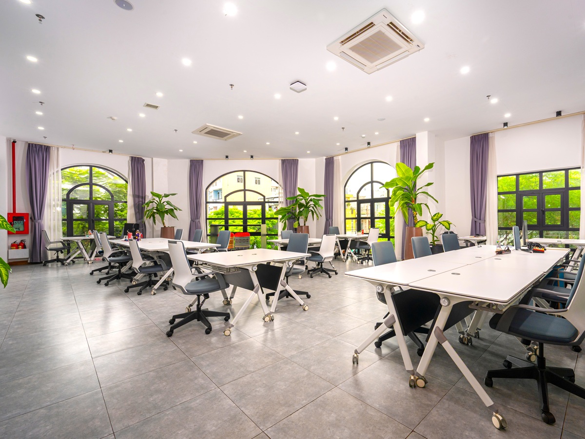 Tiktak Co-Working Space のフリーデスクエリア