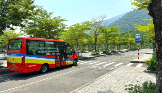 バーナーヒルズ駐車場のダナバスのバス停