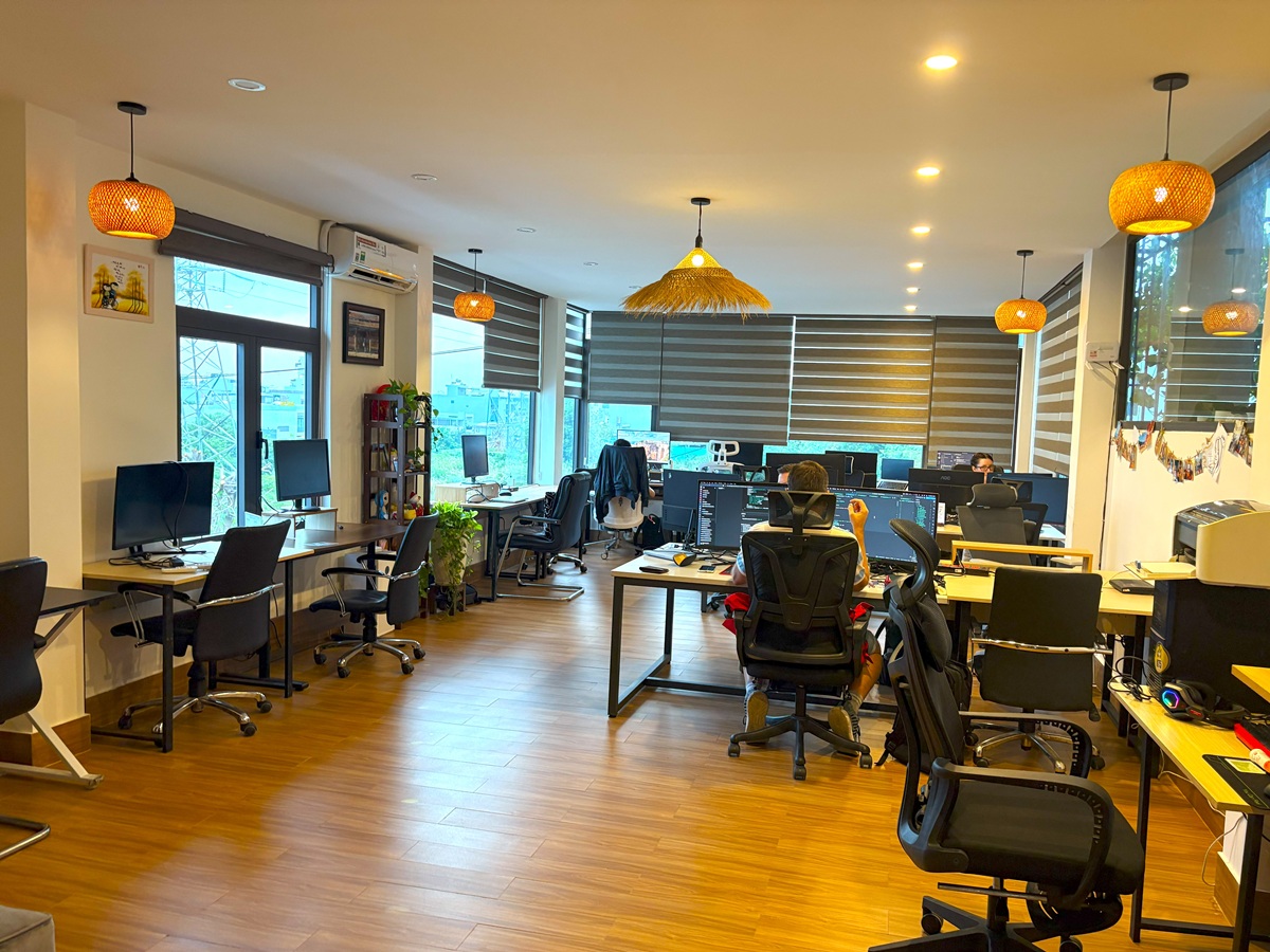 ダナンのコワーキングスペース Hana’s Coworking のワークスペース