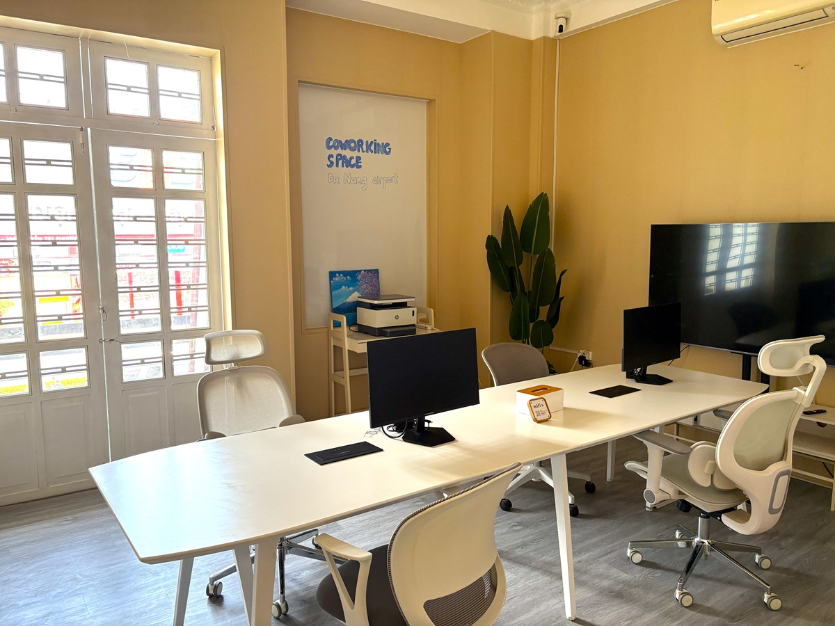 Coworking Space Da Nang Airport の2階ワークスペース