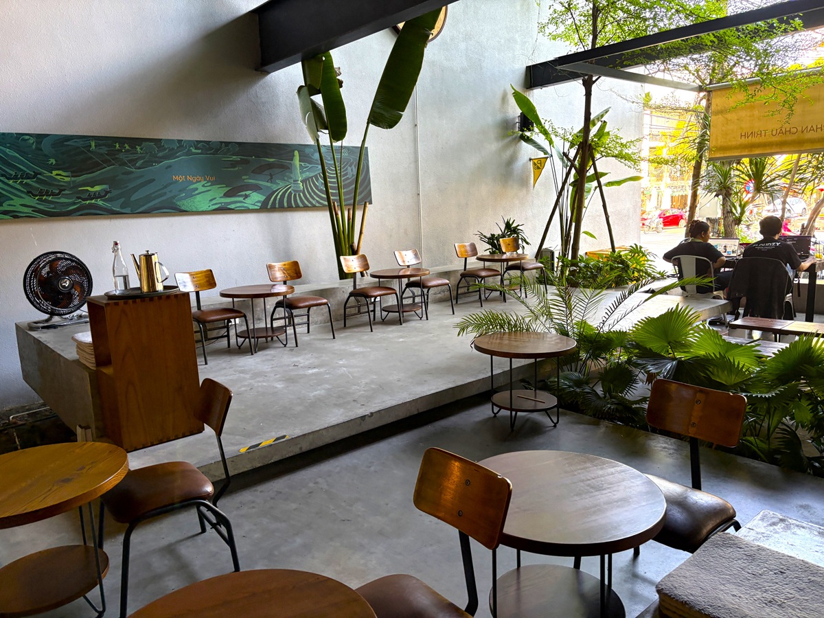 The Local Beans Coffee の屋外テラス席
