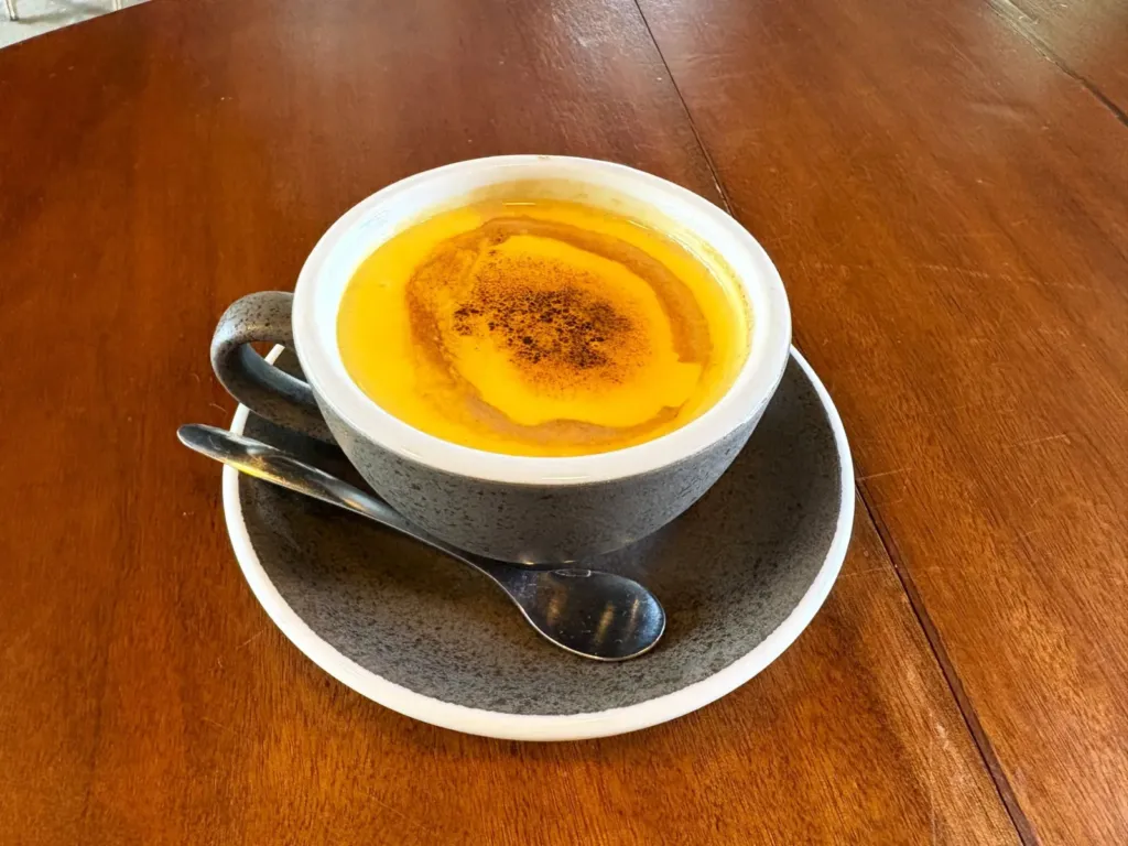 ダナンのカフェのエッグコーヒー